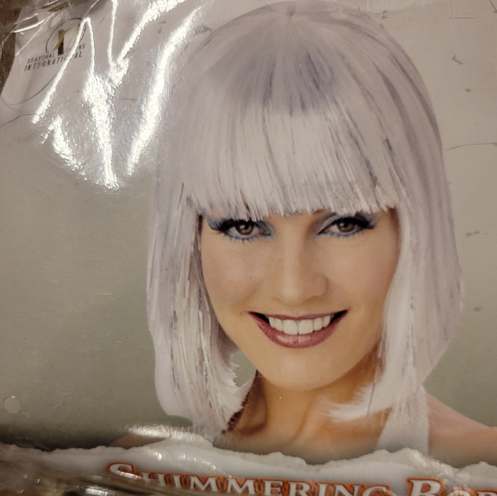Shimmering Bob Wig